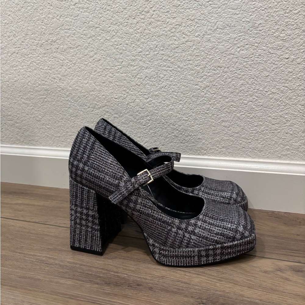 Kenneth Cole New York Gray Plaid Heels